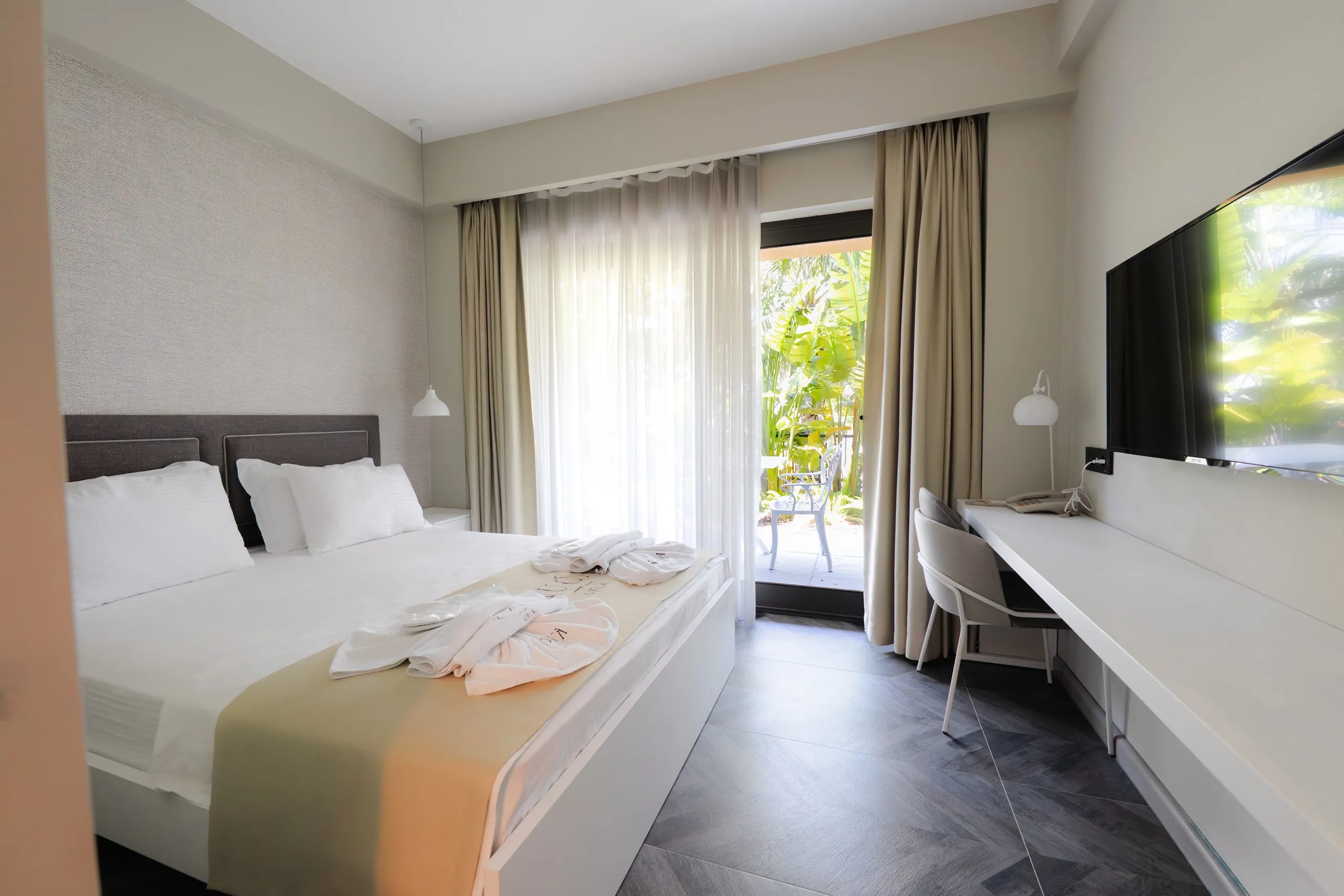 Standart Bahçe Giriş — bahçe manzaralı balkonlu